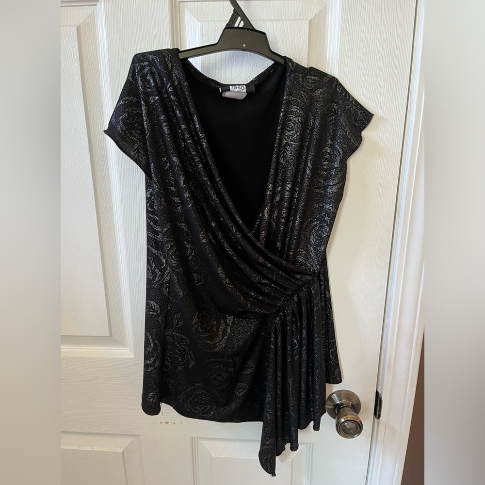 Women’s Small Blouse